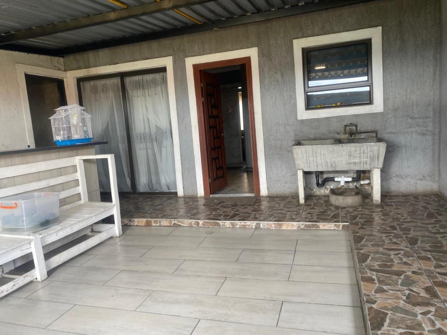 6 Bedroom Property for Sale in Zamdela Free State